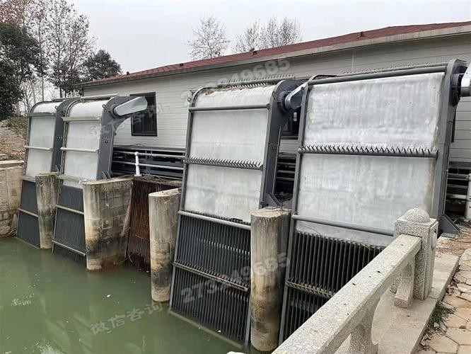 凤庆县四联回转式格栅清污机