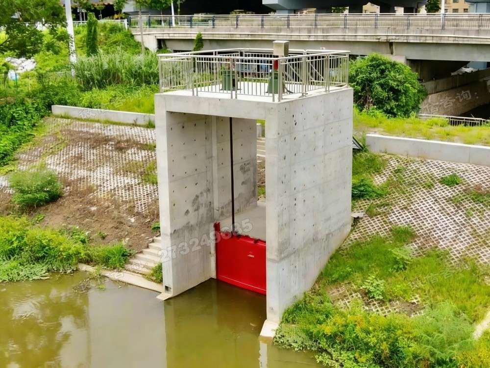 谯城桥下涵闸铸铁闸门
