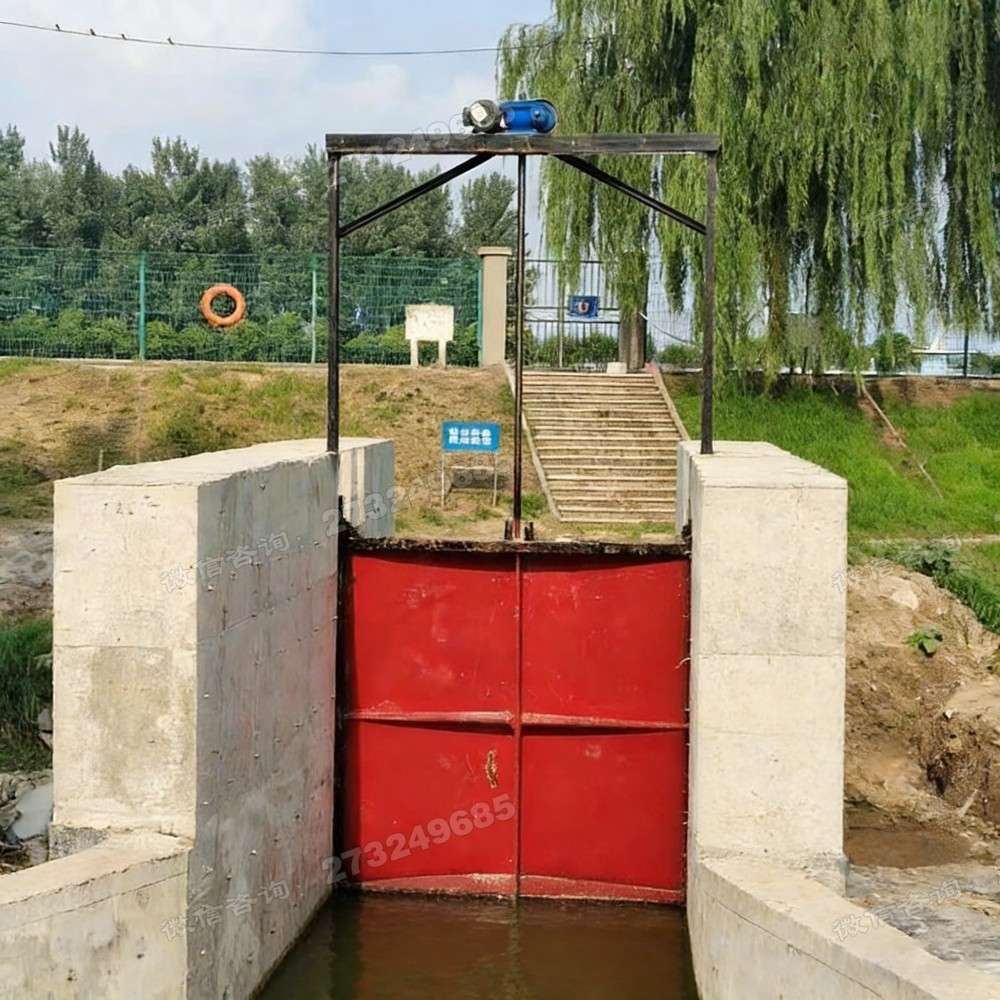 福安河畔双门铸铁闸门