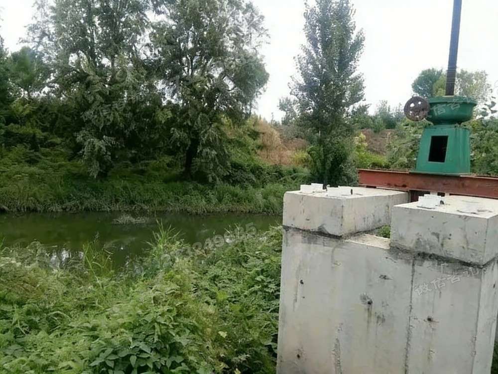 抚州河边单吊点铸铁闸门