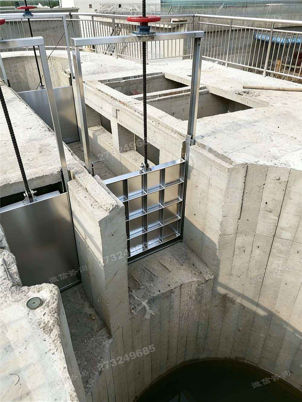 手摇启闭不锈钢闸门